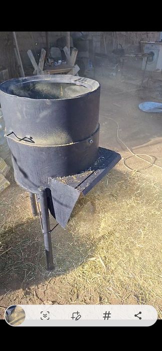 Дробилка зерна  . Жем шөп майдалайды