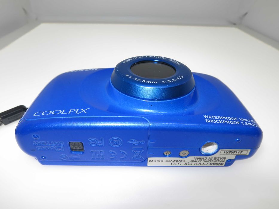 Nikon Coolpix S33 компактен фотоапарат водоустойчив до 10 метра, удароустойчив , цифрова дигитална камера FULL HD тестван и работи отлично