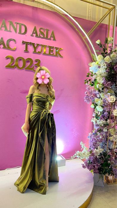 Роскошное дизайнерское платье из итальянского шелка