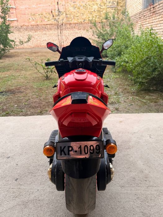 Детский мотоцикл Ducatti.