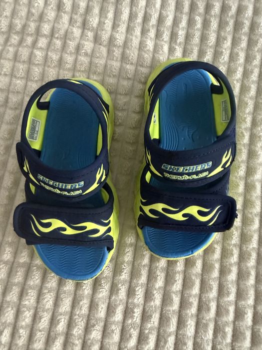 Sandale Skechers marimea 26 ( 16 cm) in stare buna