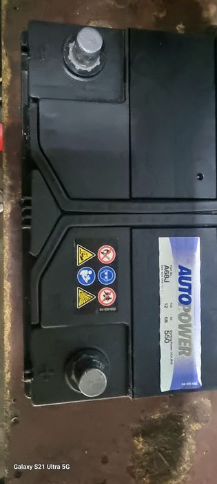 Продам аккумулятор на авто.