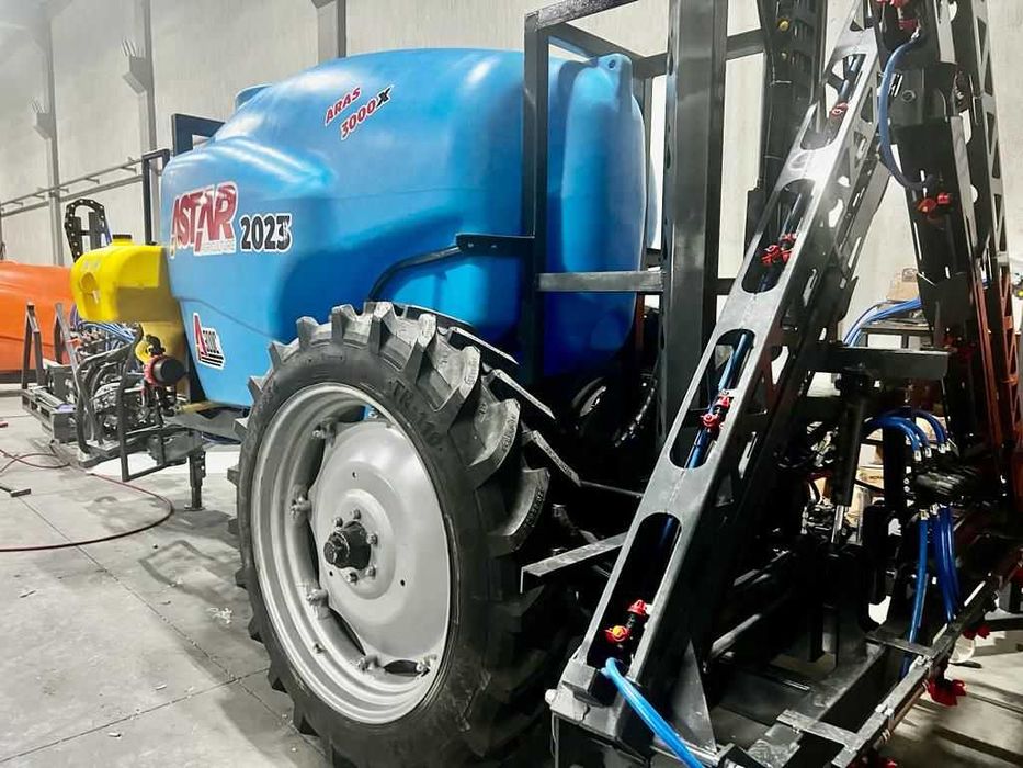 Полевой опрыскиватель Untar/Astar 3000 литров