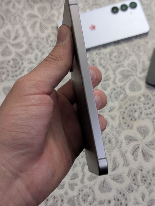 Samsung  S25  12/256gb