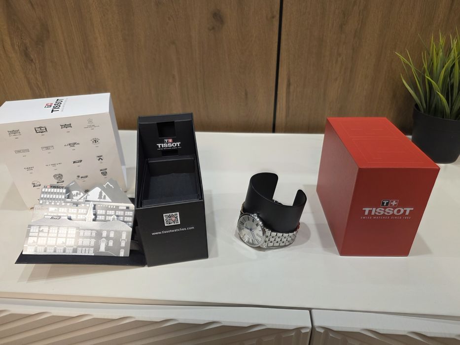 Часы Tissot Carson quartz