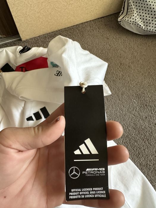 Футболка от бренда Adidas