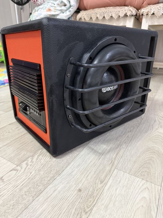 Сабвуфер BOSS MINI