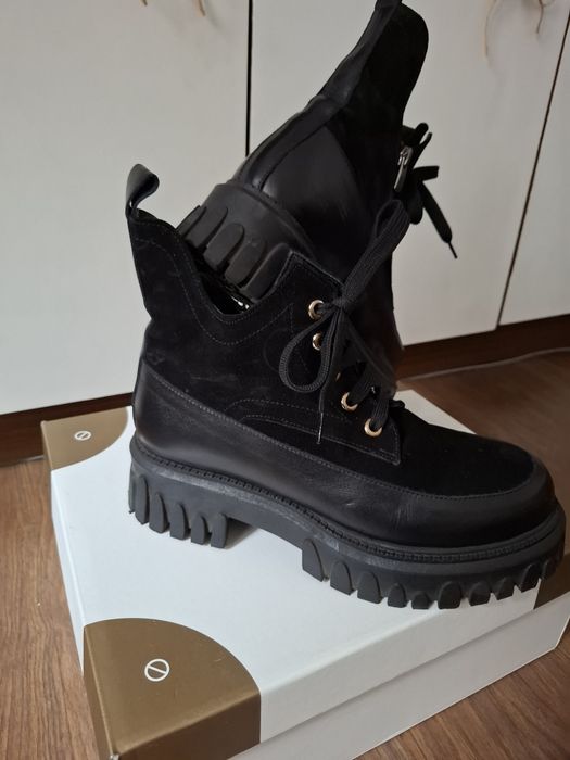 Дамски   боти  естествен велур и кожа