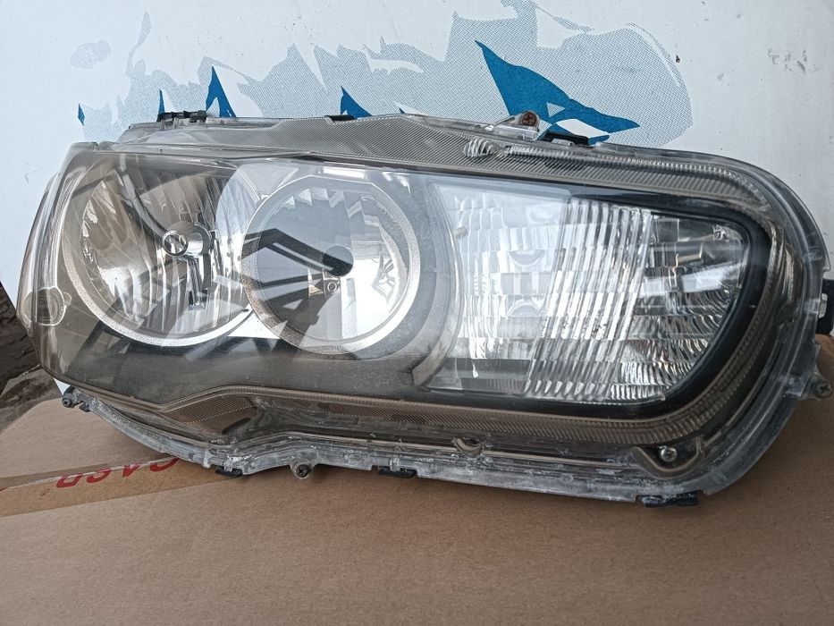 Продам фару на Лансер10