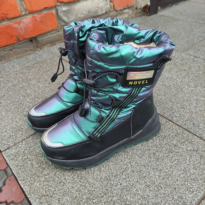 Продам детскую обувь