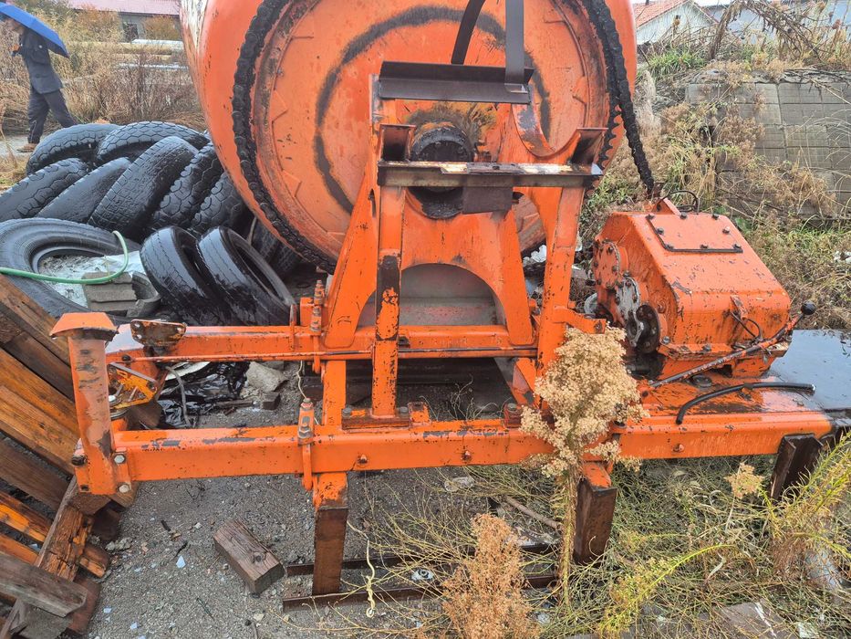 Продам бетономешалку и доски