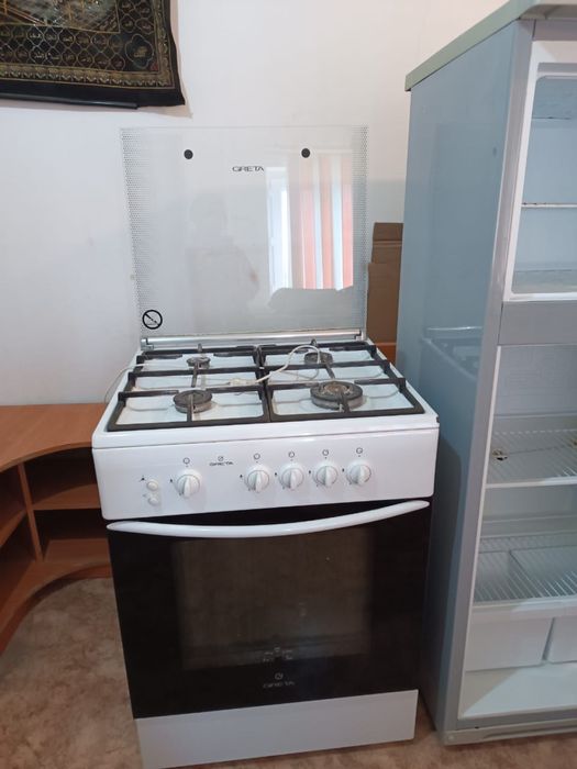 Продам газовую плиту