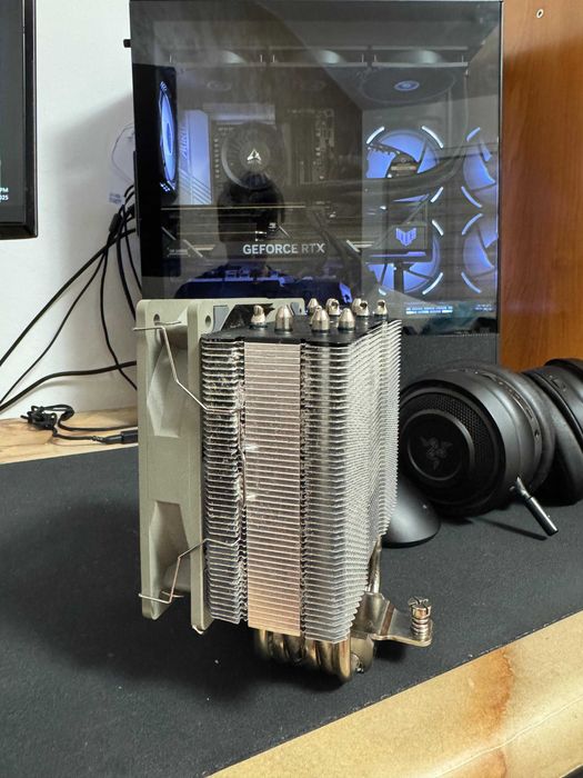 AMD Ryzen 7 5700X3D, in GARANTIE! ofer gratuit cooler pe aer.