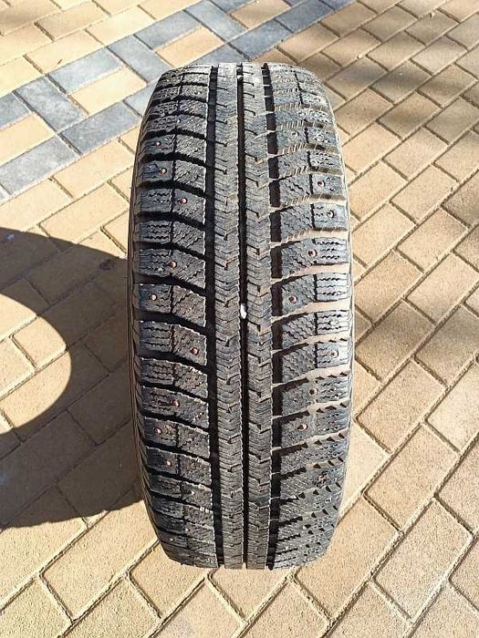 ОДНА шина 205/65 R15 - "Amtel NordMaster" (Россия), шипованная.