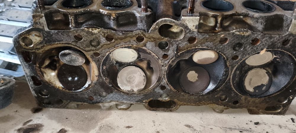 Продам головку Митсубиси галант 1991