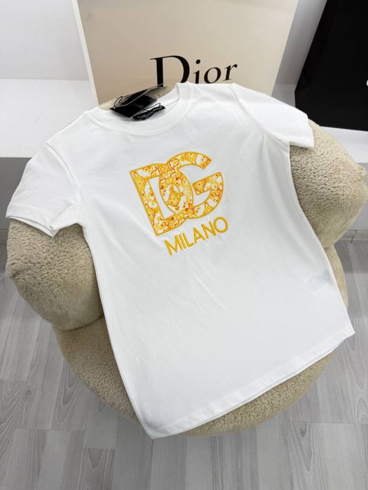 Продавам дамски тениски топ качество