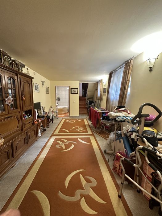 Piata Domenii Casa 4 cam  2 bai 157m Izolata Termic.