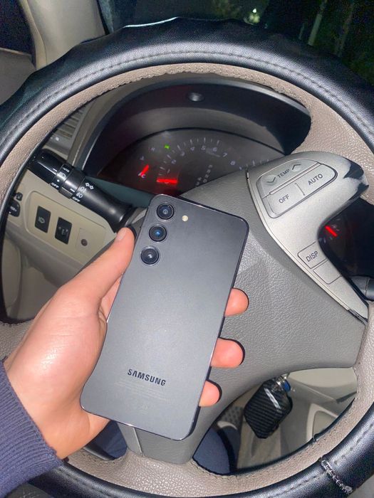 Продам Samsung S23