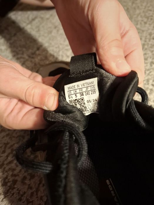 A.E 1 J low papuci de baschet