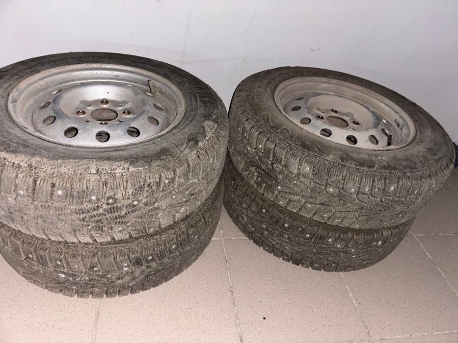 Покрышки шипы СРОЧНО ‼️ за 70к