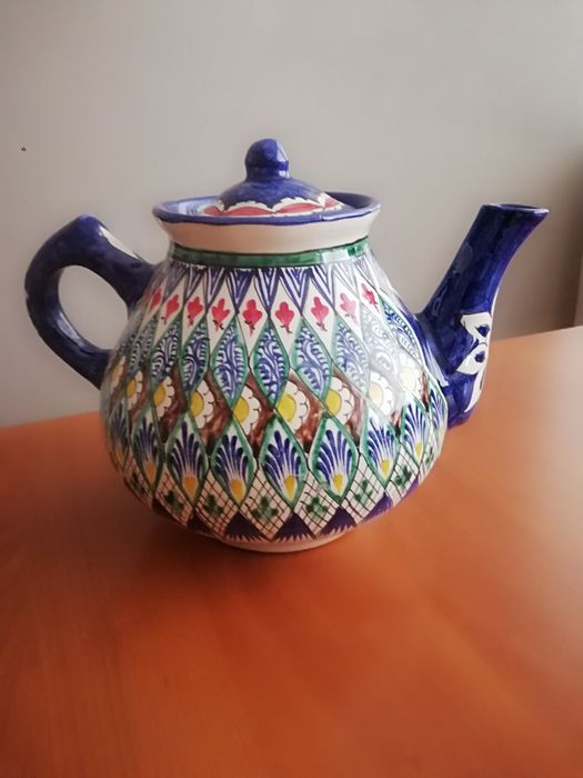 Чайник и блюдо керамические