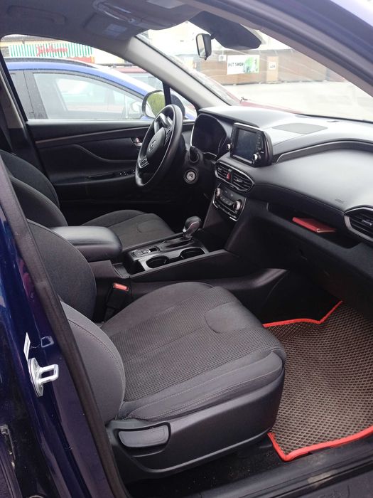 Автомобиль кроссовер Hyundai Santa fe