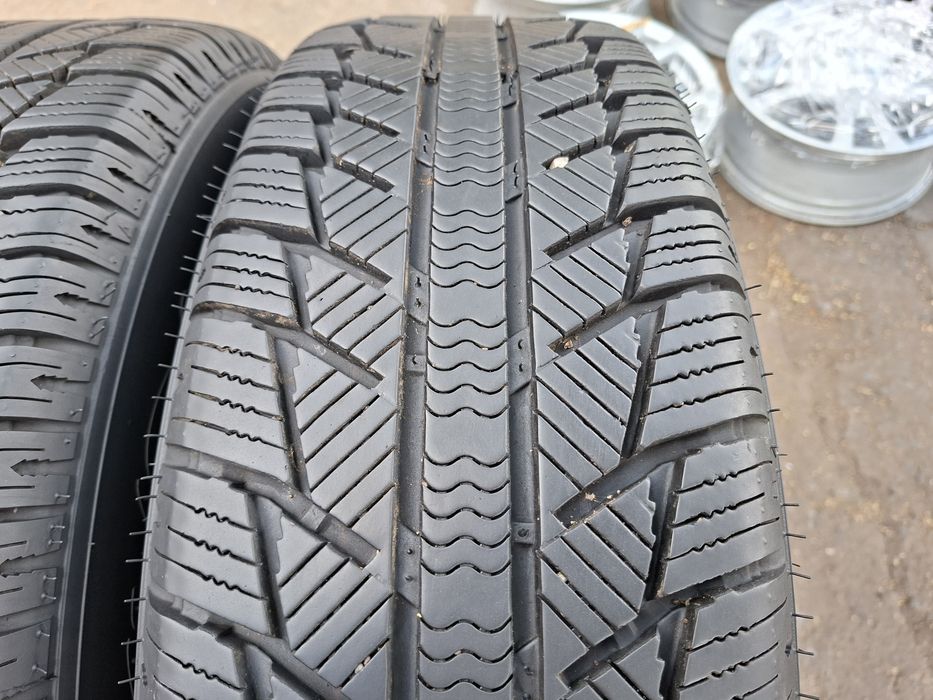 2бр. 225/75/16C Syron Everest