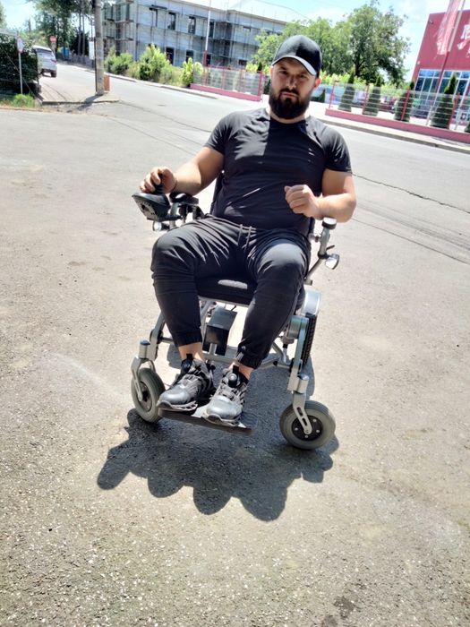 Carucior Electric ptr pers cu probl locomotorii si(sau) handicap