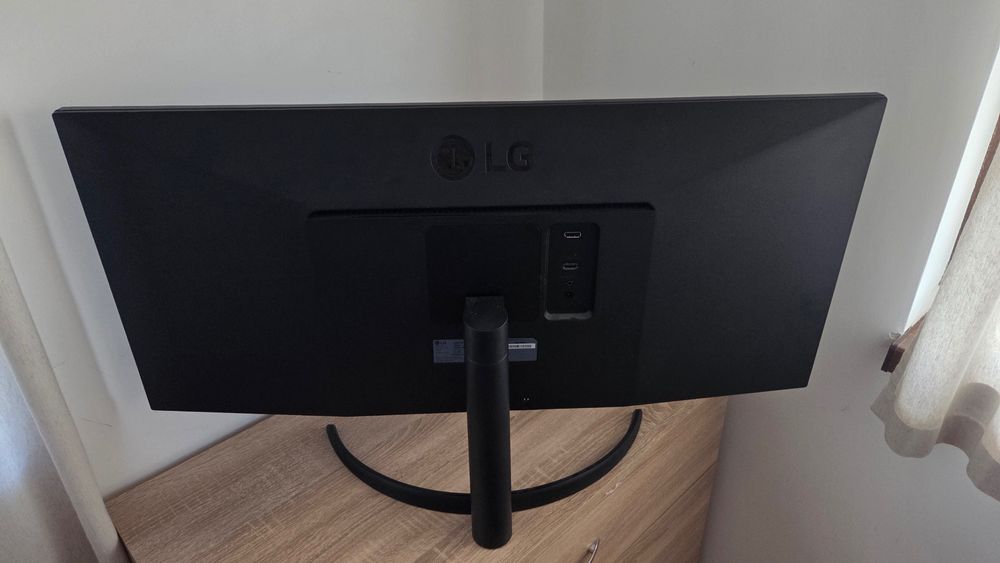 Монитор LG Ultrawide