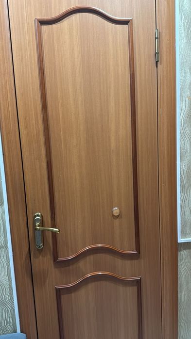Срочно продам деревянные двери