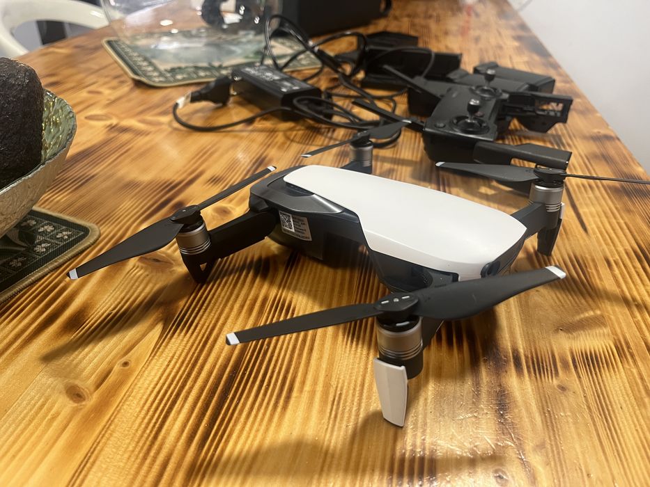 Vand drona Dji Mavic Air pachet fly more in stare perfecta