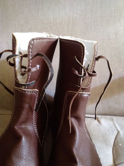 Нови кожени боти