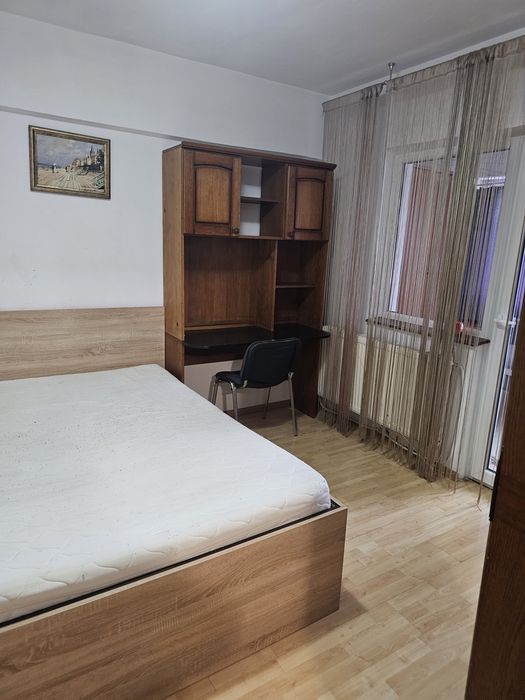 Inchiriez apartament vizavi hotel Decebal