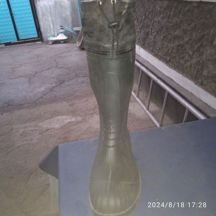 Сапоги новые резиновые