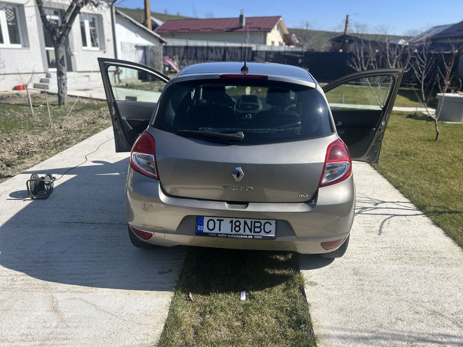 Vand renault clio /2012/1.5 dci / 90 cp /diesel