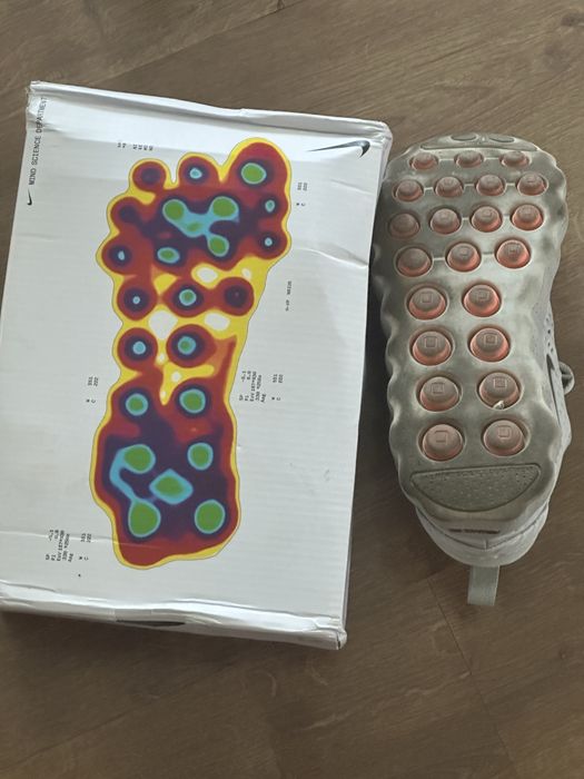 Продам ортопедические кроссовки Nike mind 002