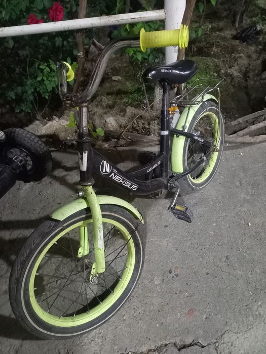 Bolalar mototsikli velosipedlari sotiladi