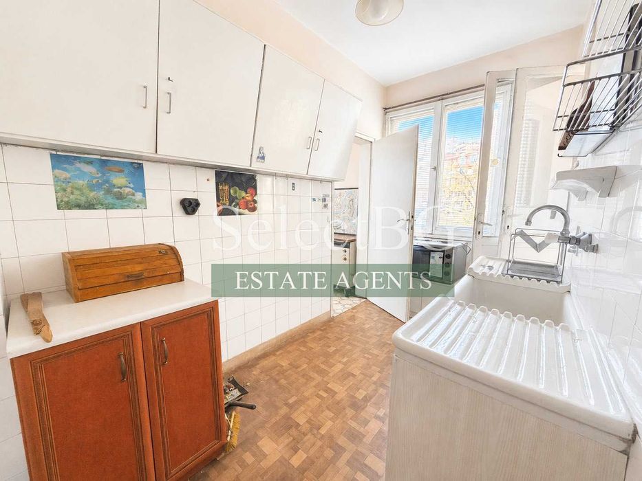Продава се Тристаен апартамент в Велико Търново, Център - 135 кв.м за 476 €/кв.м - Снимка #5