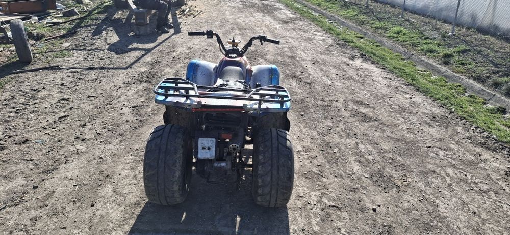 Vand atv de 180 citiți descrierea