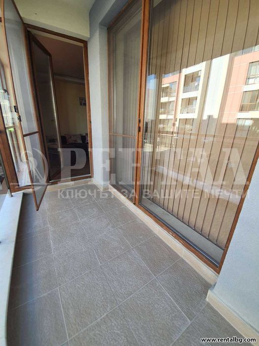 Дава се под наем Тристаен апартамент в Пловдив, Център - 120 кв.м за 663 € - Снимка #10