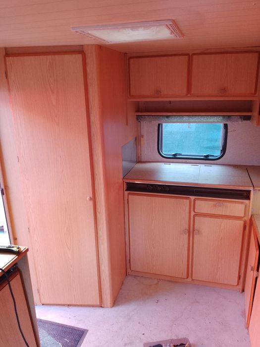 Каравана Кемпер 600 лв за оборудването.