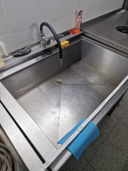 Mobilier inox bucătărie ( masa, chiuveta, raft, hota) - pret/ pachet