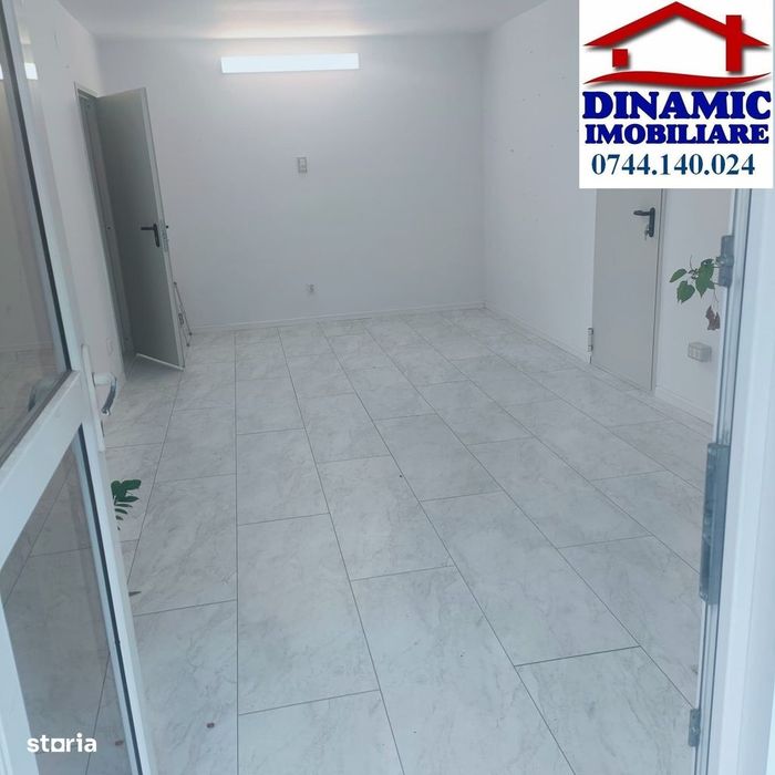 Spatiu comercial, ultracentral, 300 eur/lunar