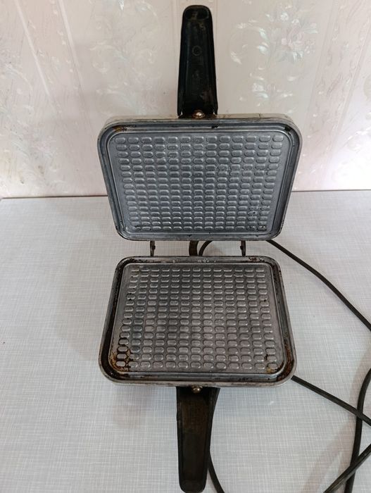 Продам вафельницу