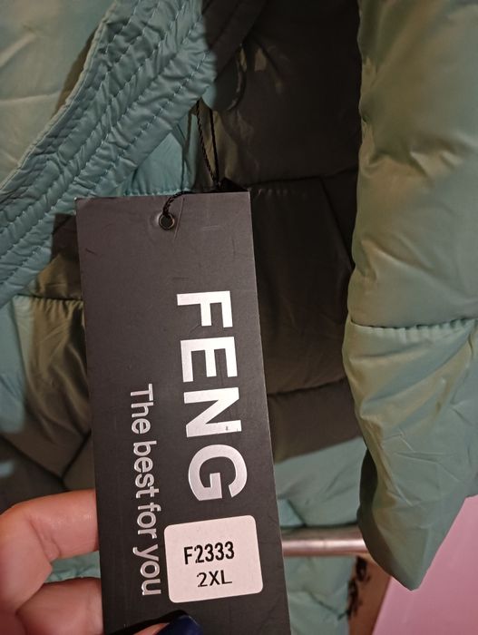 Geaca noua cu eticheta