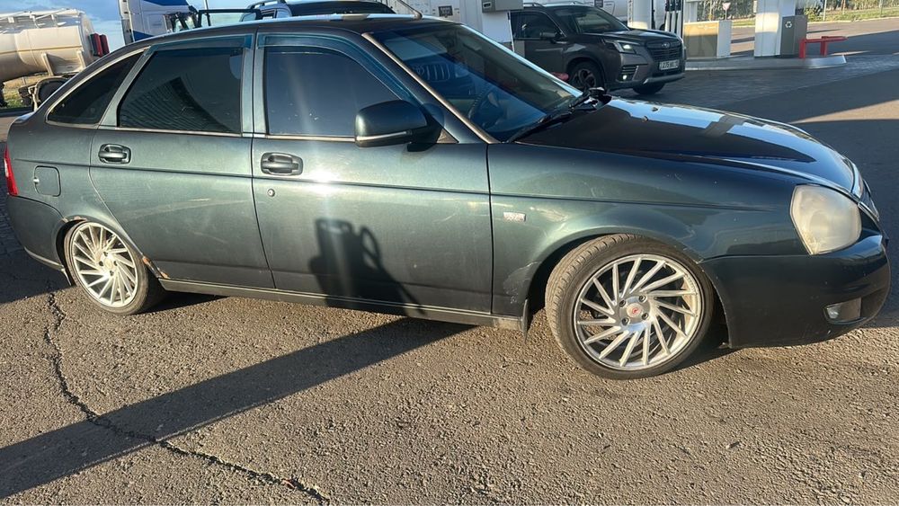 Продам машину приору