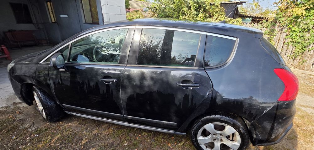 Vând Peugeot 3008