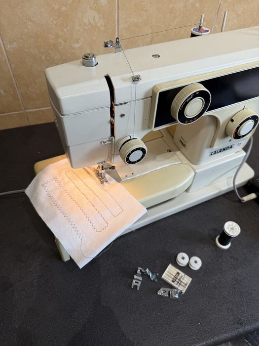 Masina de cusut festonat si butoniere Pfaff Calanda 73