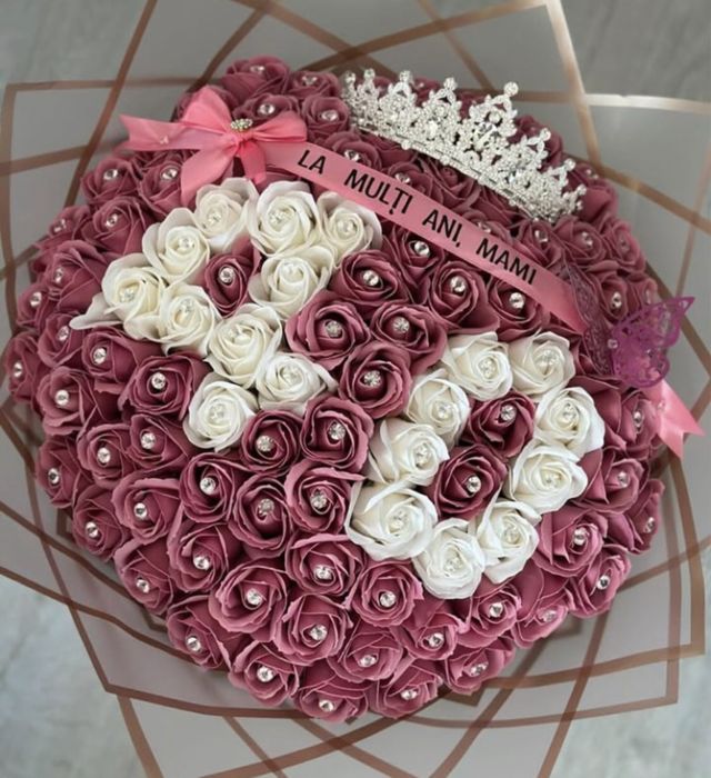 Buchete cu trandafiri perfecte pentru majorate sau zile onomastice