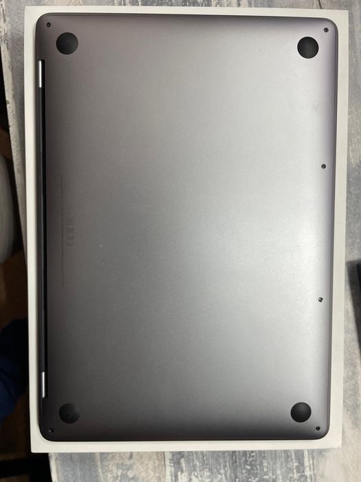 Продам Macbook PRO